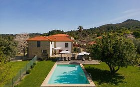Casas De Vila Pouca